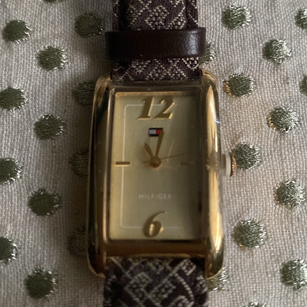 TOMMY HILFIGER Watch